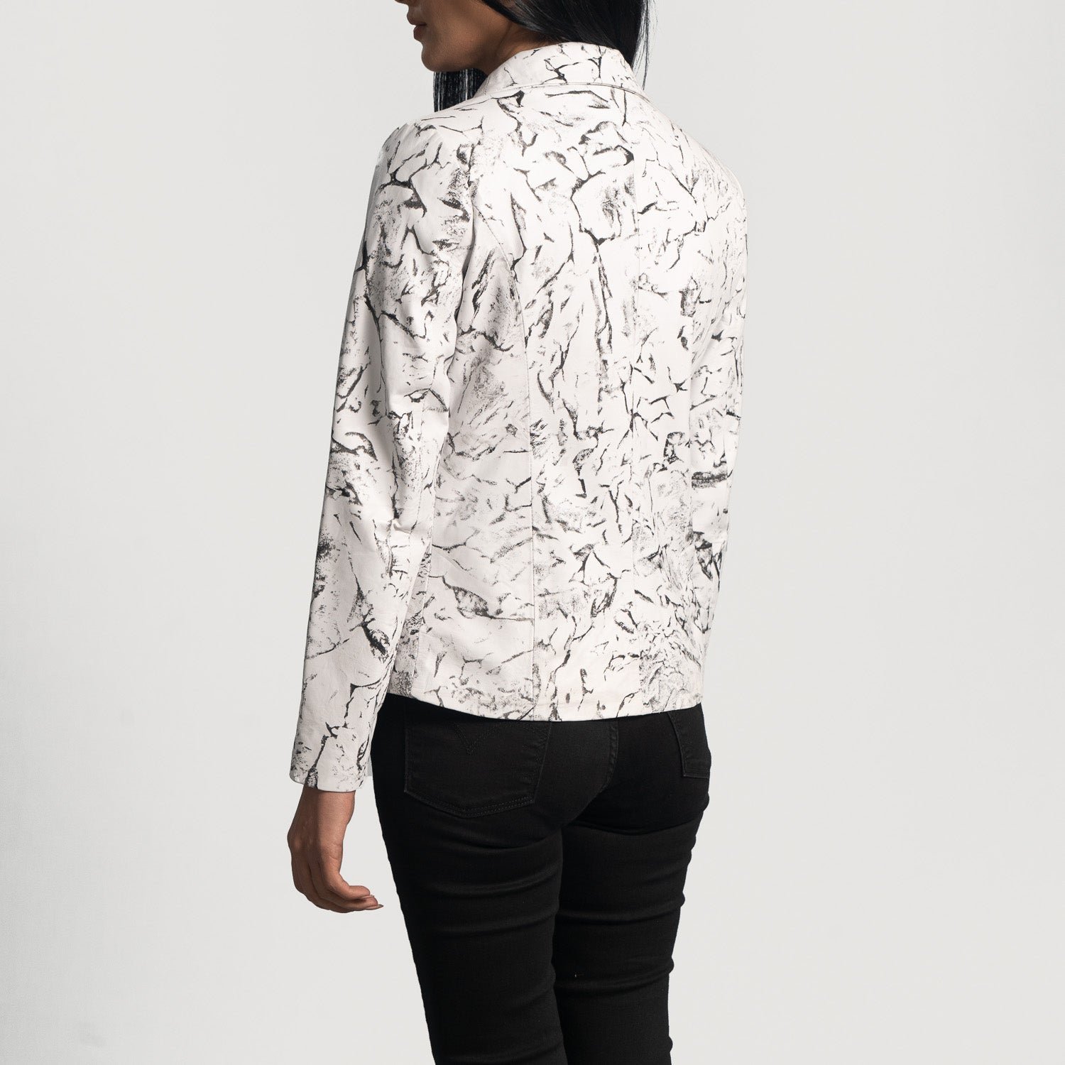 Donna Blake White Leather Blazer for Women, Elegant Tailored Jacket, Chic Modern Outerwear - Image 4